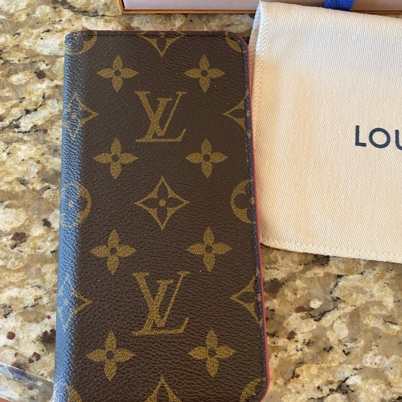 Louis Vuitton iPhone 10 max phone folio - Picture 5 of 7